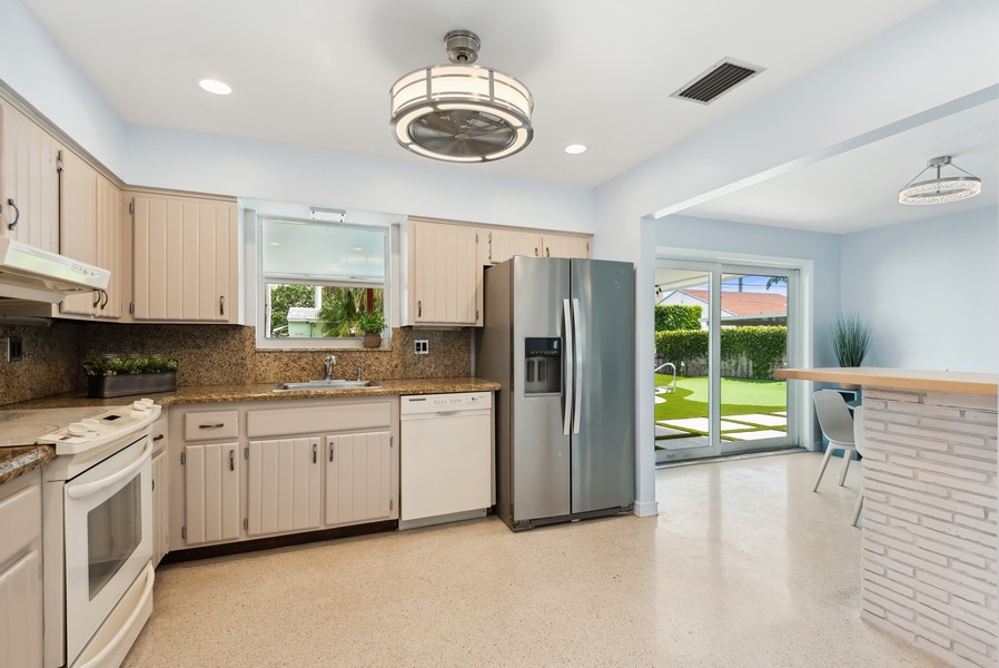 Real Estate Photography - 405 Se 3rd Terrace, Dania Beach, FL, 33004 - Kitchen