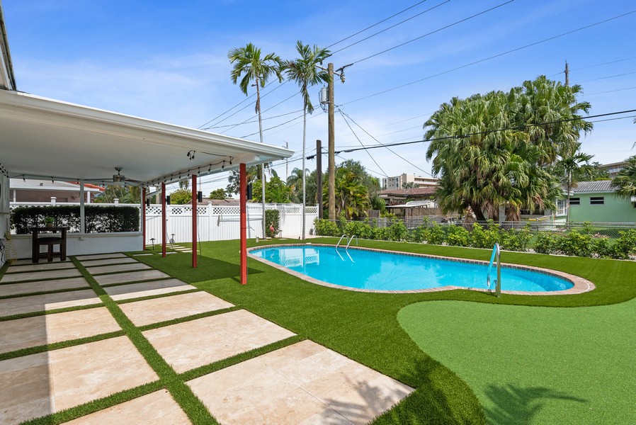 Real Estate Photography - 405 Se 3rd Terrace, Dania Beach, FL, 33004 - Pool