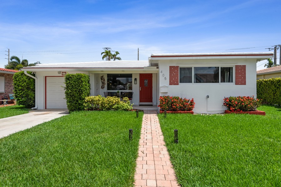 Real Estate Photography - 405 Se 3rd Terrace, Dania Beach, FL, 33004 - Front View