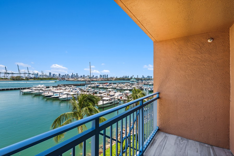 Real Estate Photography - 90 Alton Road - TH8, Miami Beach, FL, 33149 - Balcony