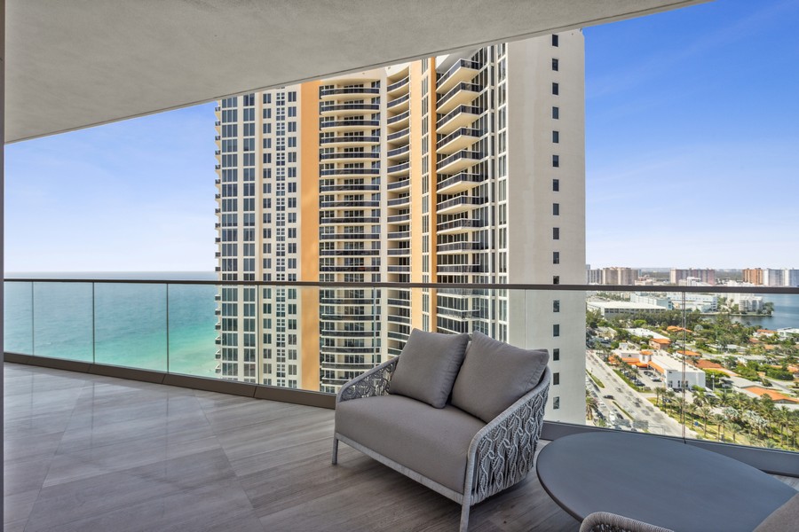Real Estate Photography - 18975 COLLINS AVENUE 1905, Sunny Isles Beach, FL, 33160 - 