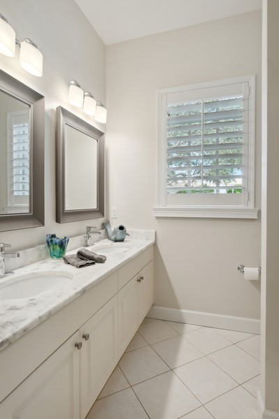 Real Estate Photography - 127 Via Isabella, Jupiter, FL, 33458 - 2nd Bathroom