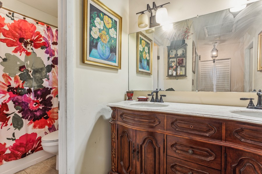 Real Estate Photography - 6441 SW 57 Pl., South Miami, FL, 33143 - Primary Bathroom