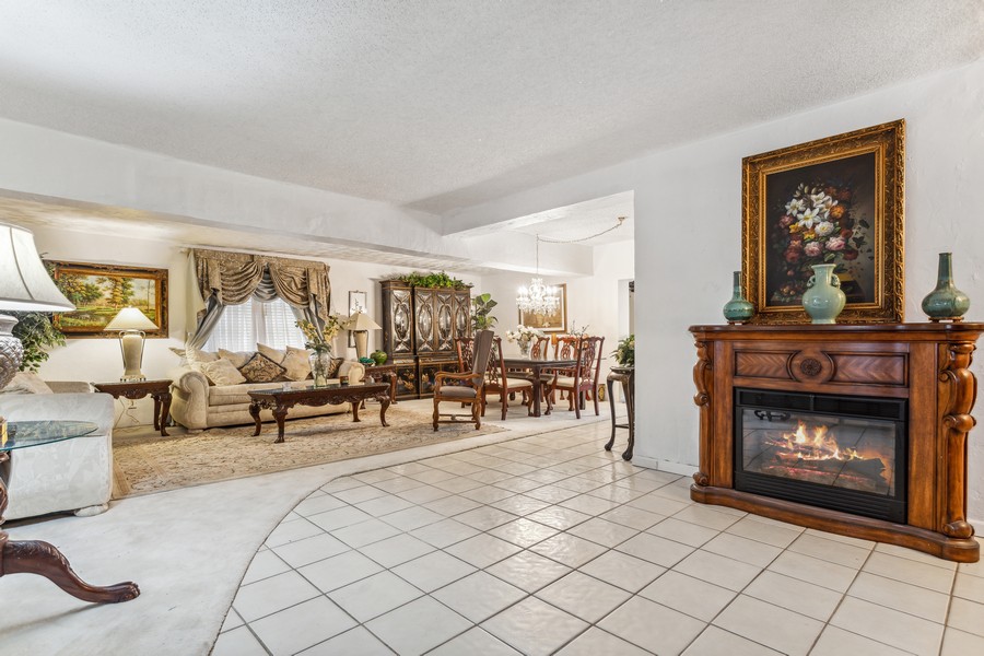 Real Estate Photography - 6441 SW 57 Pl., South Miami, FL, 33143 - Living Room
