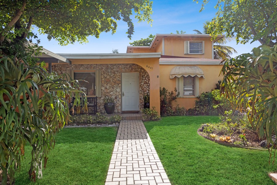 Real Estate Photography - 6441 SW 57 Pl., South Miami, FL, 33143 - Front View