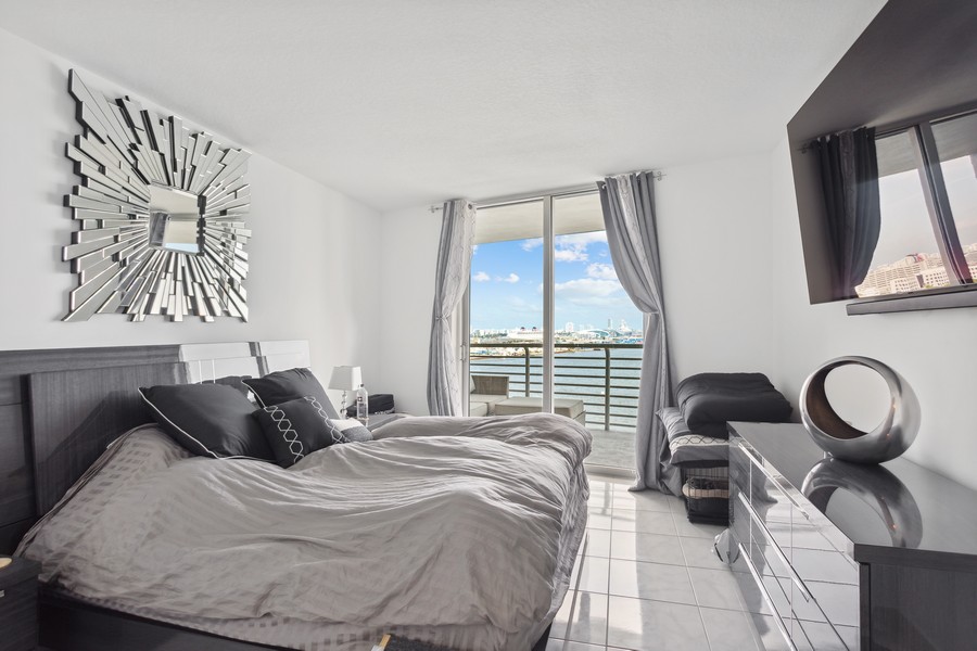 Real Estate Photography - 335 S Biscayne Blvd Unit#1709, Miami, FL, 33131 - Primary Bedroom