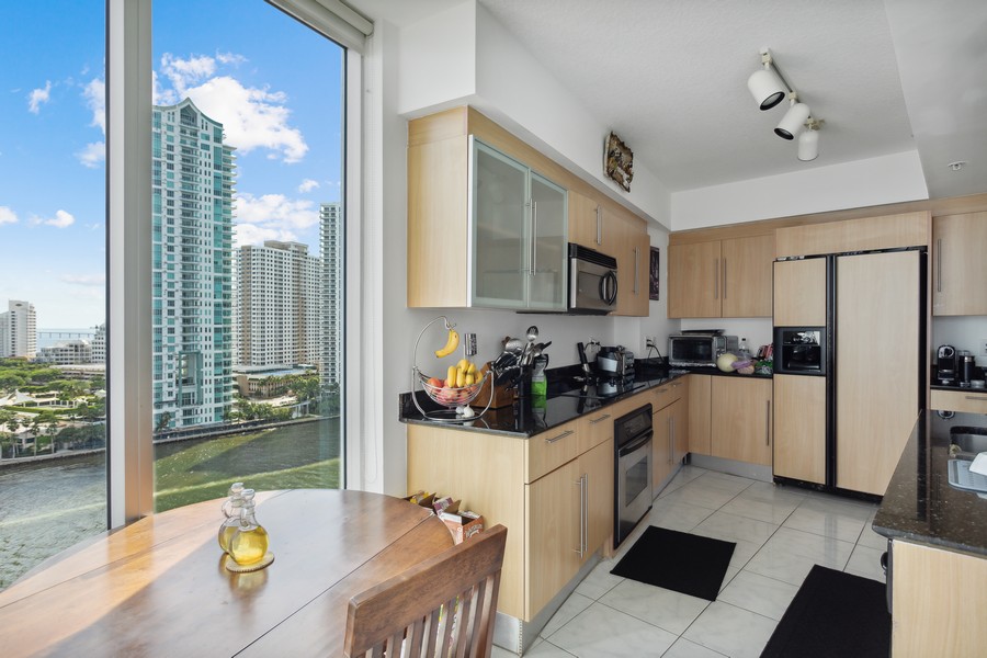 Real Estate Photography - 335 S Biscayne Blvd Unit#1709, Miami, FL, 33131 - Kitchen