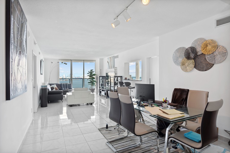 Real Estate Photography - 335 S Biscayne Blvd Unit#1709, Miami, FL, 33131 - Dining Room