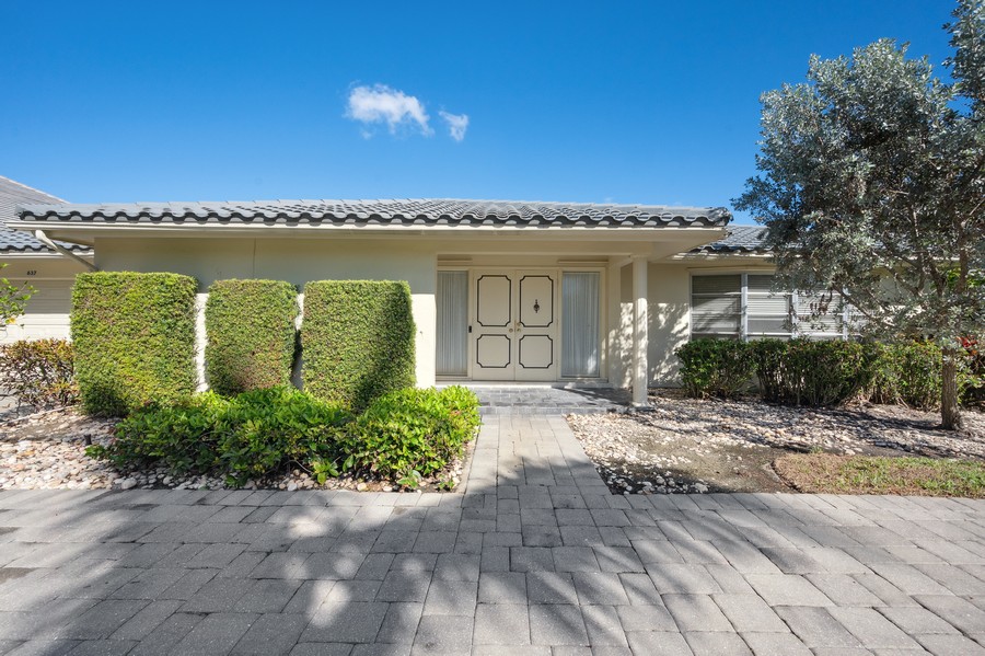 Real Estate Photography - 637 Binnacle Drive, Naples, FL, 34103 - Front View
