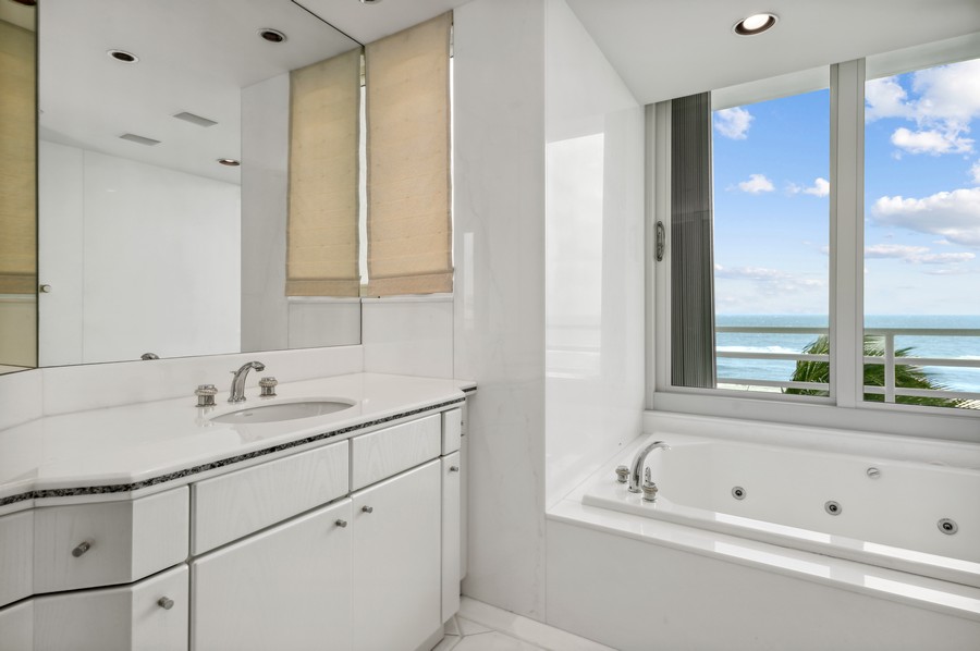 Real Estate Photography - 800 S Ocean Blvd, 403, Boca Raton, FL, 33432 - Primary Bathroom