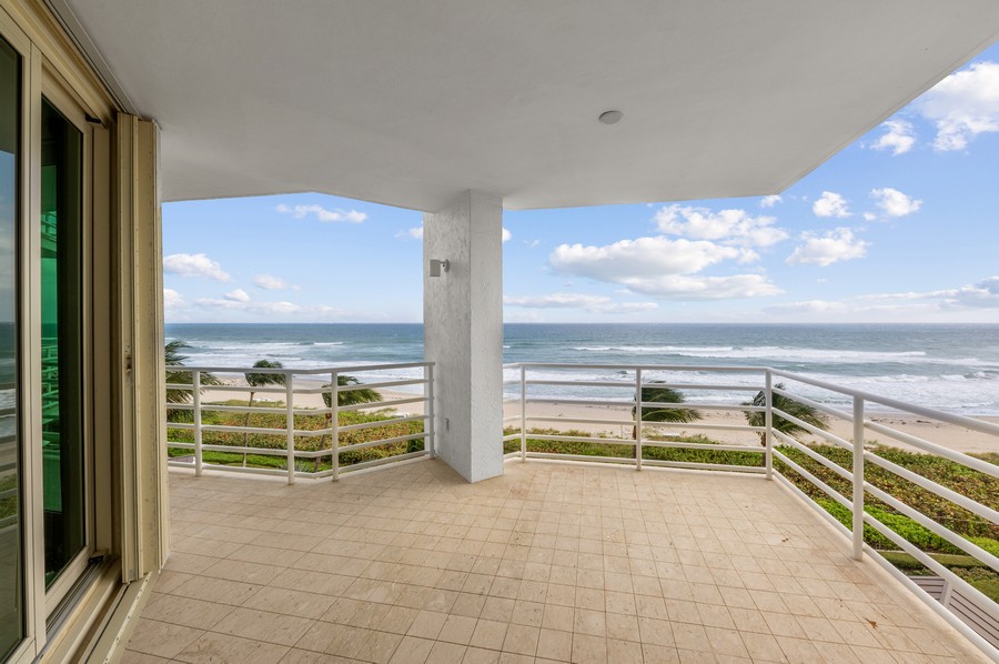 Real Estate Photography - 800 S Ocean Blvd, 403, Boca Raton, FL, 33432 - Patio