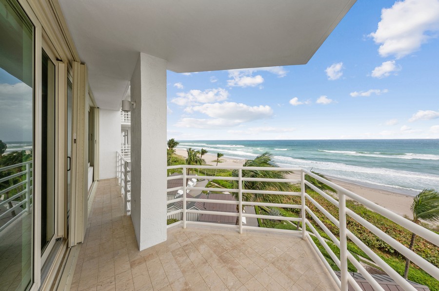 Real Estate Photography - 800 S Ocean Blvd, 403, Boca Raton, FL, 33432 - Patio