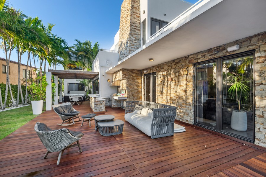 Real Estate Photography - 3427 Meridian Ave, Miami Beach, FL, 33140 - Side View