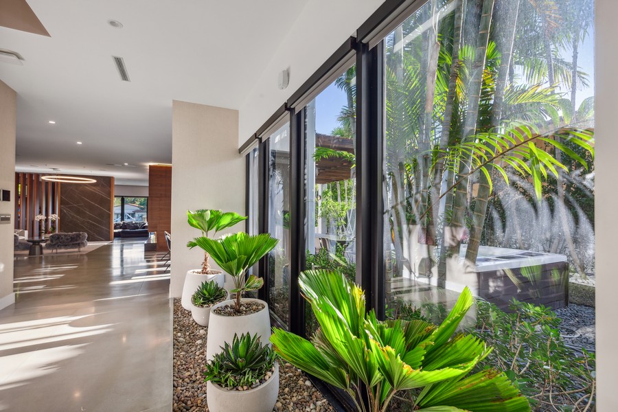 Real Estate Photography - 3427 Meridian Ave, Miami Beach, FL, 33140 - Entryway