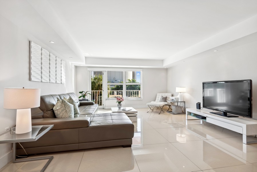 Real Estate Photography - 3000 E Sunrise Blvd, 2B, Fort Lauderdale, FL, 33301 - Living Room