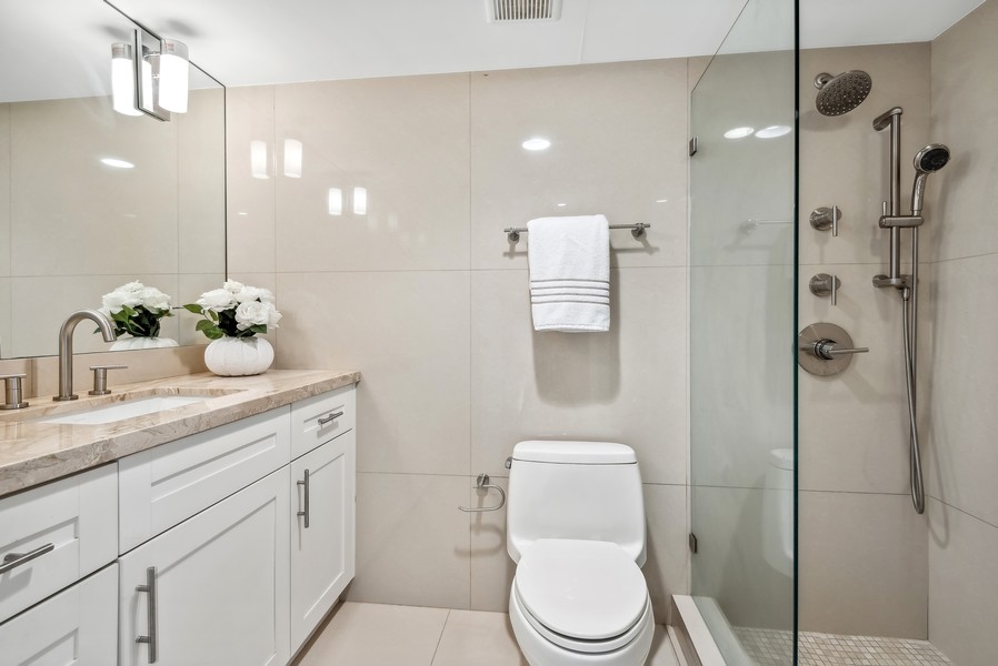 Real Estate Photography - 3000 E Sunrise Blvd, 2B, Fort Lauderdale, FL, 33301 - Bathroom