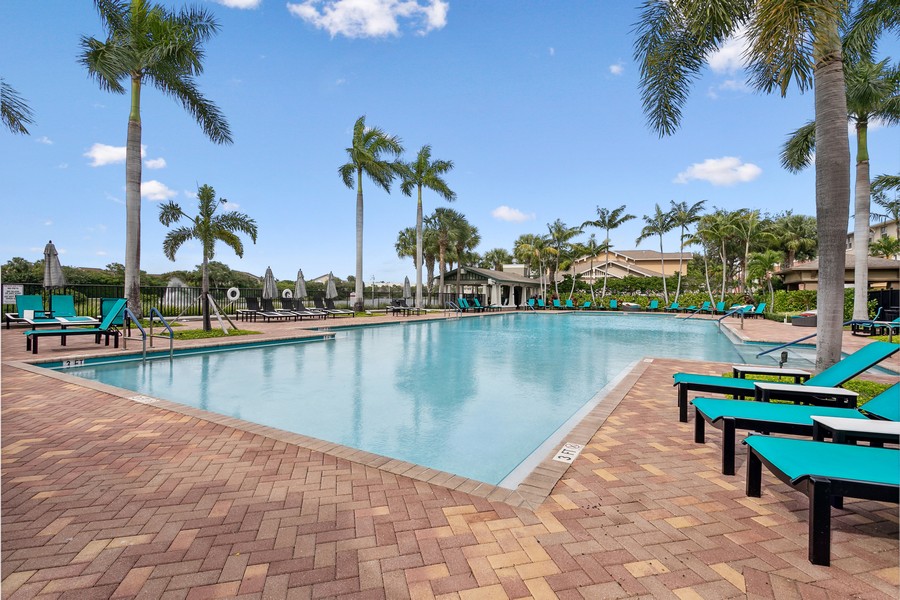Real Estate Photography - 930 Millbrae Ct. #1, West Palm Beach, FL, 33401 - Resort style pool
