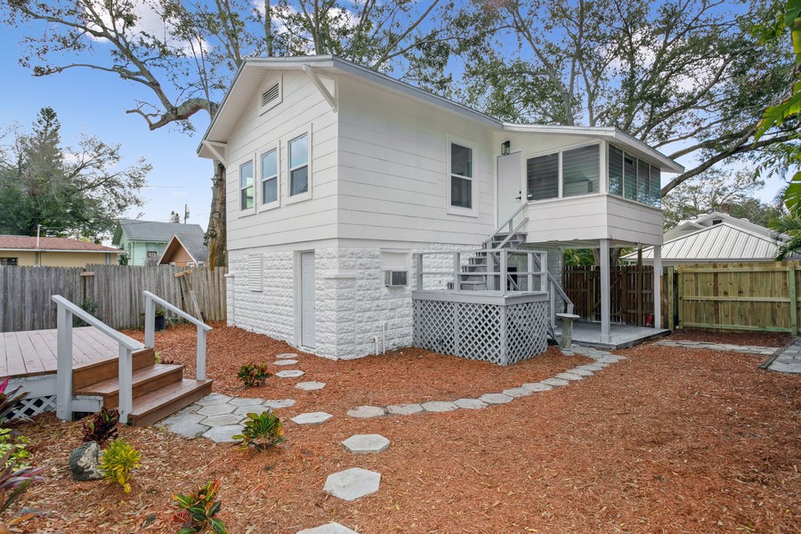 Real Estate Photography - 1050 17th Ave N, St. Petersburg, FL, 33704 - 
