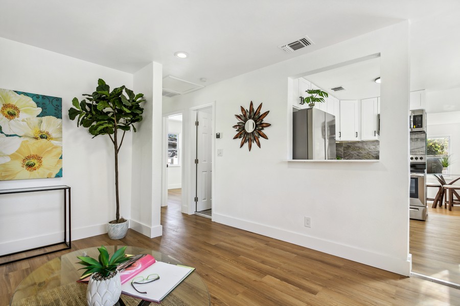 Real Estate Photography - 1510 35th Ave N, St. Petersburg, FL, 33704 - 