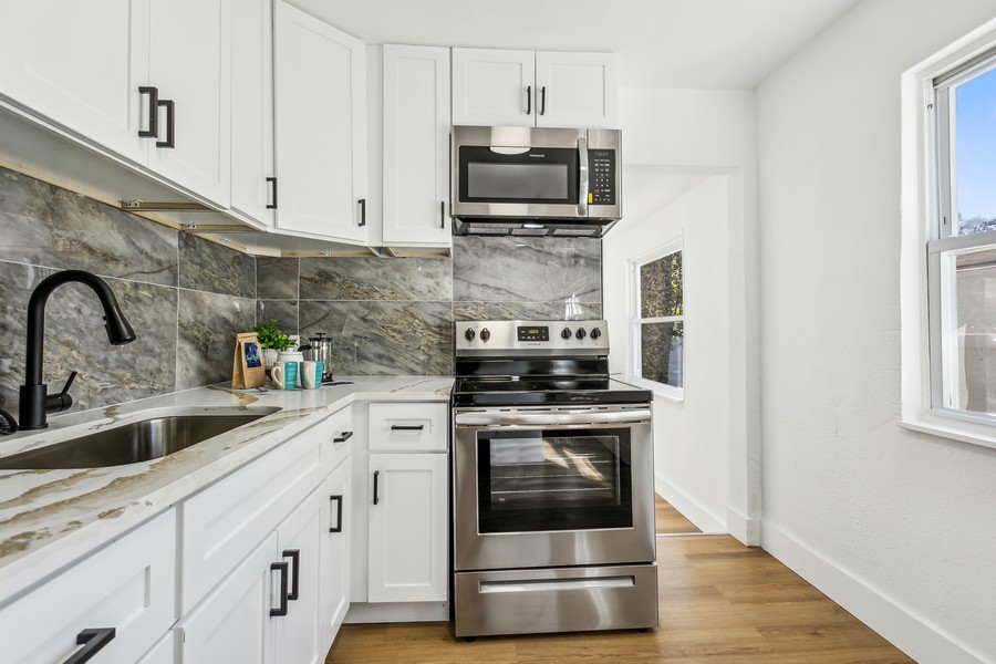 Real Estate Photography - 1510 35th Ave N, St. Petersburg, FL, 33704 - 