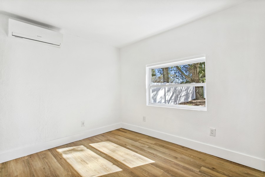 Real Estate Photography - 1510 35th Ave N, St. Petersburg, FL, 33704 - 