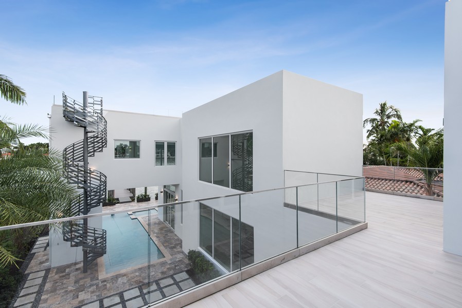 Real Estate Photography - 1510 Bay Dr, Miami Beach, FL, 33141 - Balcony