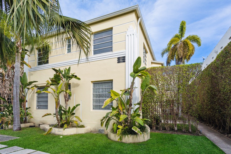 Real Estate Photography - 1535 Meridian Ave, Apt 12, Miami Beach, FL, 33139 - Front View