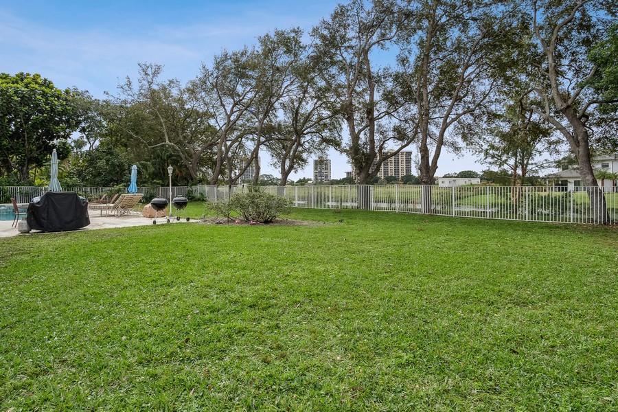 Real Estate Photography - 3009 Embassy Drive, West Palm Beach, FL, 33401 - Back Yard
