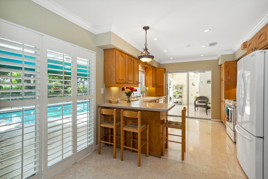 Real Estate Photography - 7740 SW 138 terrace, Palmetto Bay, FL, 33158 - Kitchen / Breakfast Room