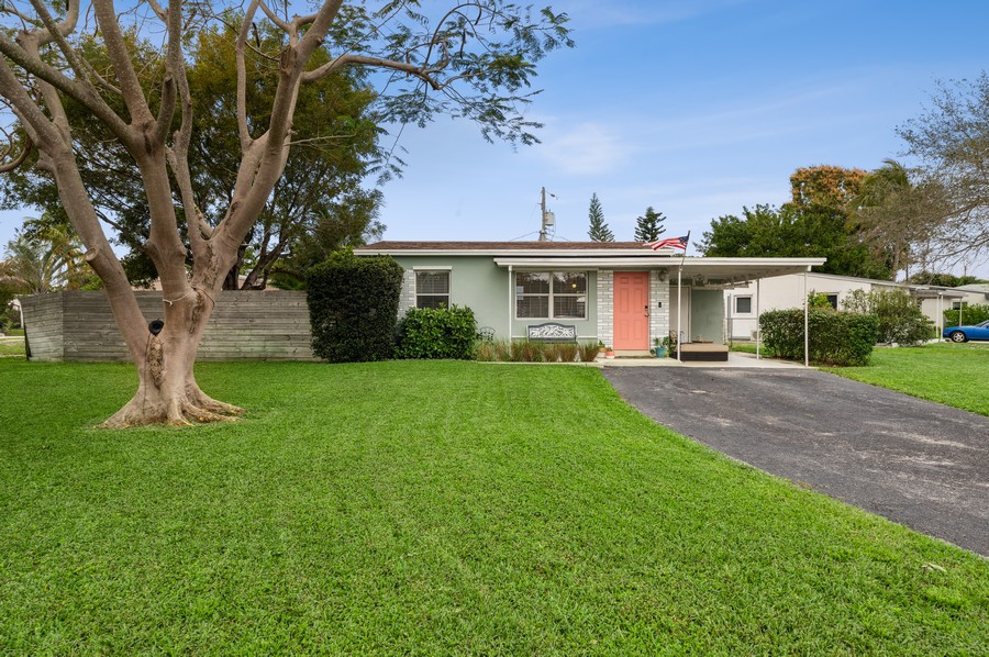 Real Estate Photography - 2601 NE 16 AVE, Pompano Beach, FL, 33064 - Front View