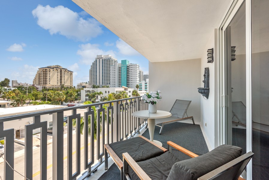Real Estate Photography - 711 N Birch Rd #403, Fort Lauderdale, FL, 33304 - Balcony