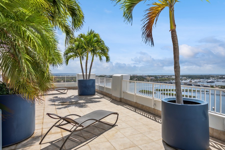 Real Estate Photography - 255 Evernia St, Unit 403, West Palm Beach, FL, 33401 - 