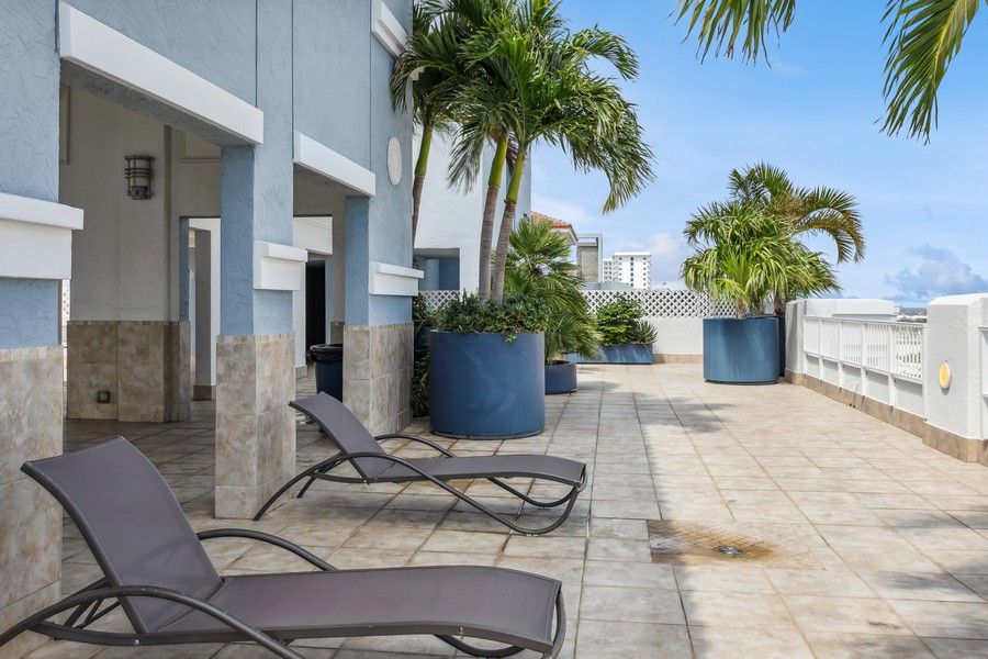 Real Estate Photography - 255 Evernia St, Unit 403, West Palm Beach, FL, 33401 - 
