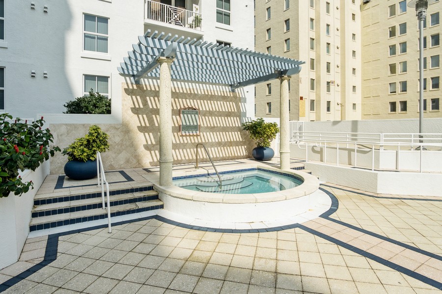 Real Estate Photography - 255 Evernia St, Unit 403, West Palm Beach, FL, 33401 - Jacuzzi