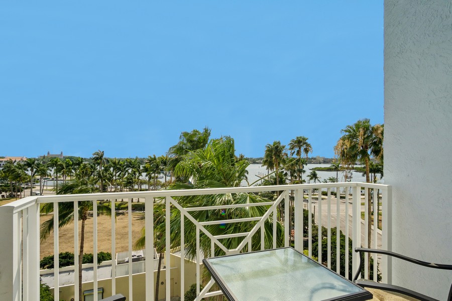 Real Estate Photography - 255 Evernia St, Unit 403, West Palm Beach, FL, 33401 - 