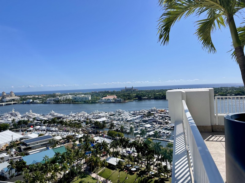 Real Estate Photography - 255 Evernia St, Unit 403, West Palm Beach, FL, 33401 - 