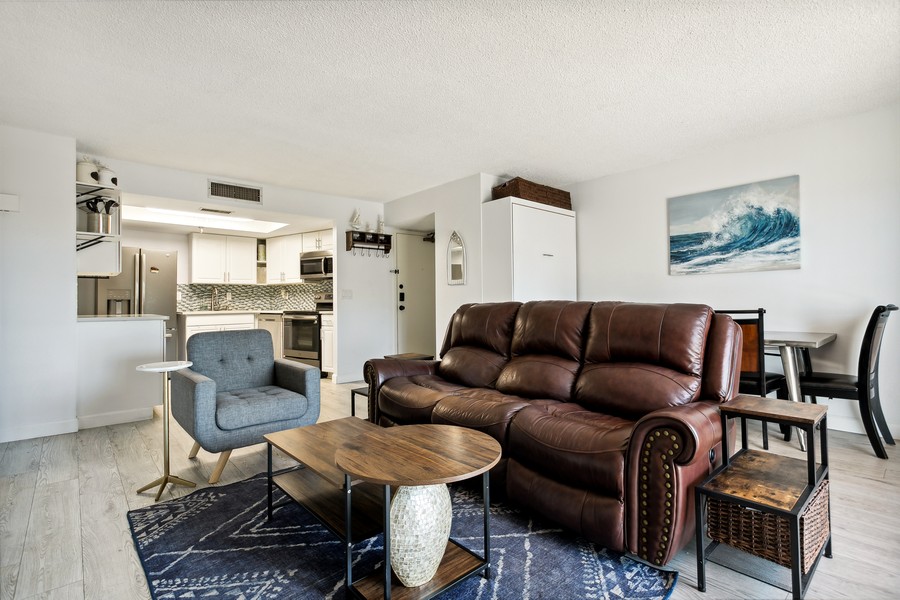 Real Estate Photography - 7432 Sunshine Skyway Lane S, St. Petersburg, FL, 33711 - 