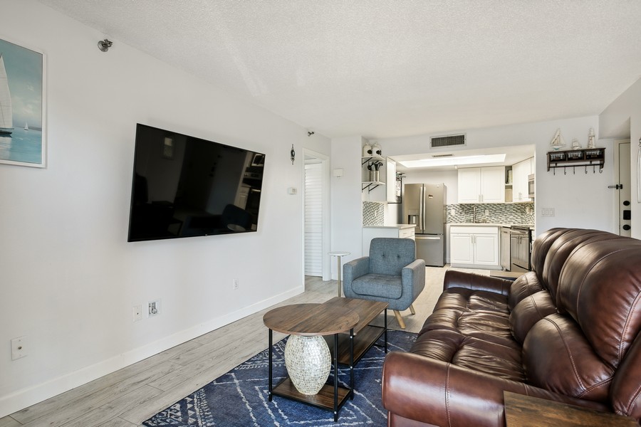 Real Estate Photography - 7432 Sunshine Skyway Lane S, St. Petersburg, FL, 33711 - 