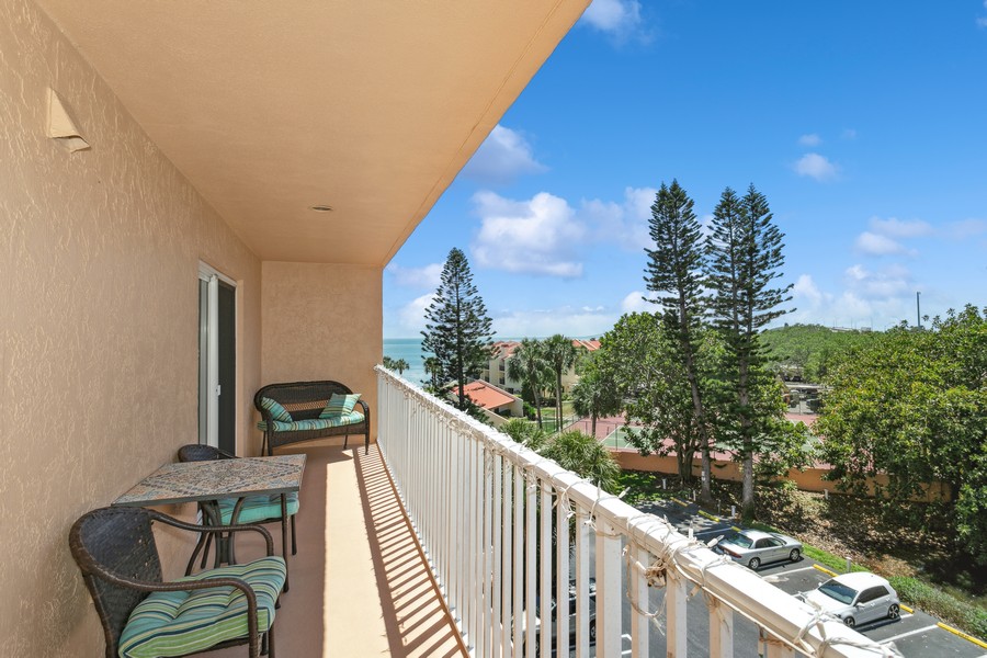 Real Estate Photography - 7432 Sunshine Skyway Lane S, St. Petersburg, FL, 33711 - 