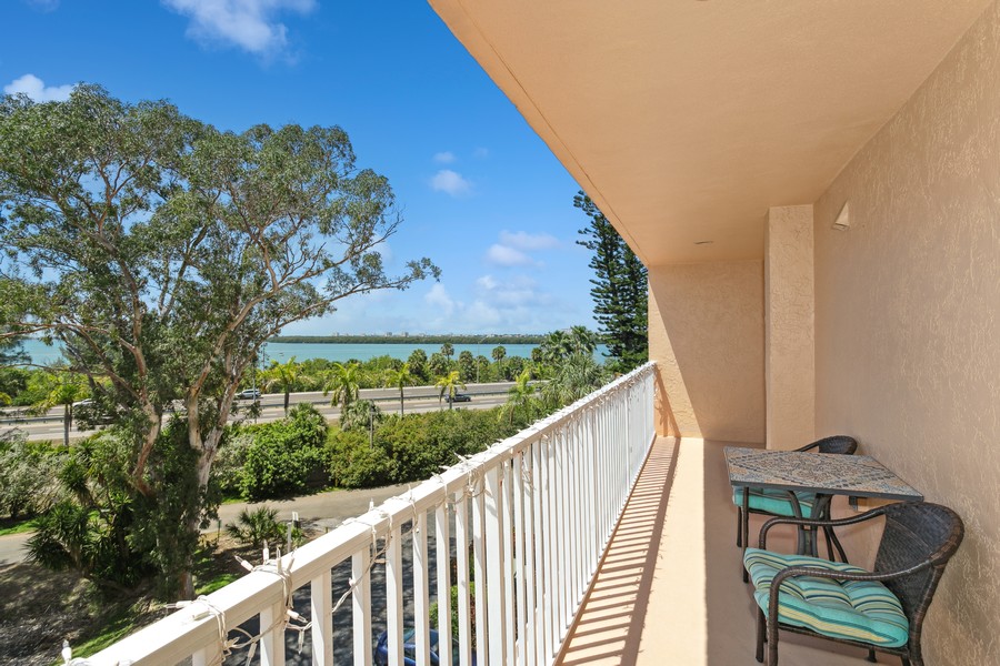 Real Estate Photography - 7432 Sunshine Skyway Lane S, St. Petersburg, FL, 33711 - 