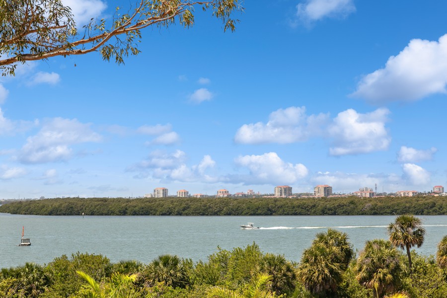 Real Estate Photography - 7432 Sunshine Skyway Lane S, St. Petersburg, FL, 33711 - 