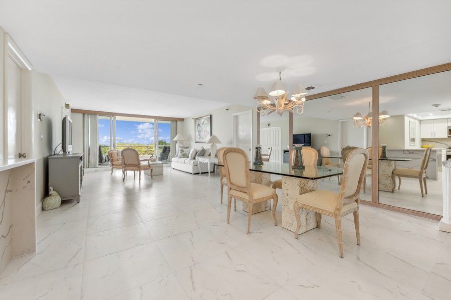 Real Estate Photography - 4101 N Ocean Boulevard D-408, Boca Raton, FL, 33431 - Entryway