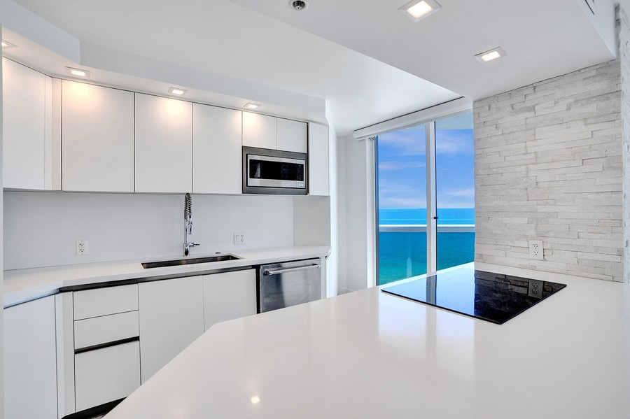 Real Estate Photography - 6301 Collins Avenue # 1802, Miami Beach, FL, 33141 - 