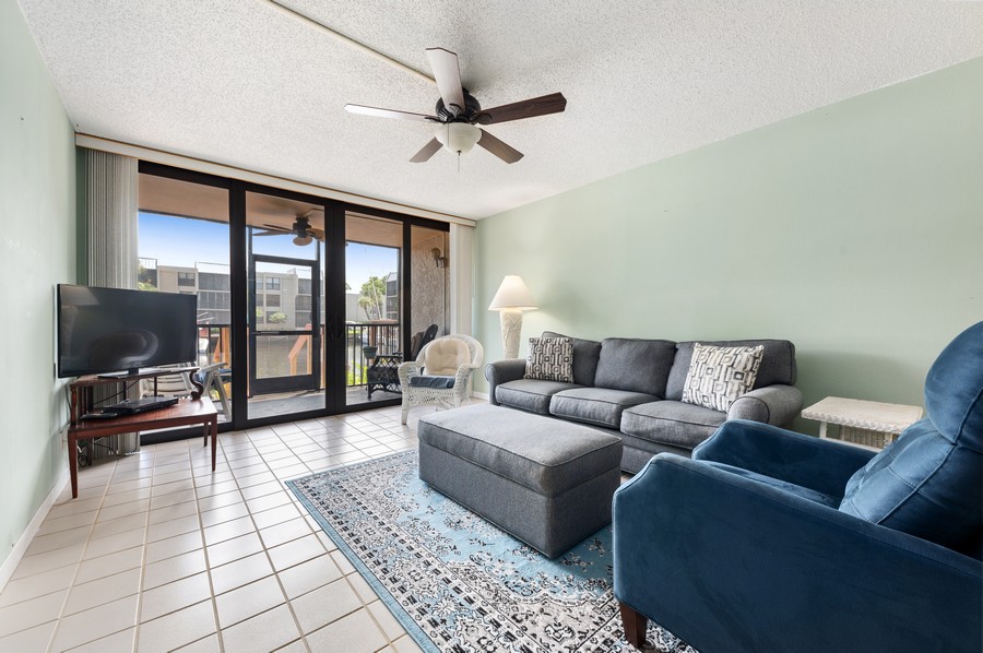 Real Estate Photography - 9 Royal Palm Way 1030, Boca Raton, FL, 33432 - Living Room