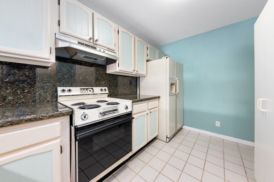 Real Estate Photography - 9 Royal Palm Way 1030, Boca Raton, FL, 33432 - Kitchen / Breakfast Room