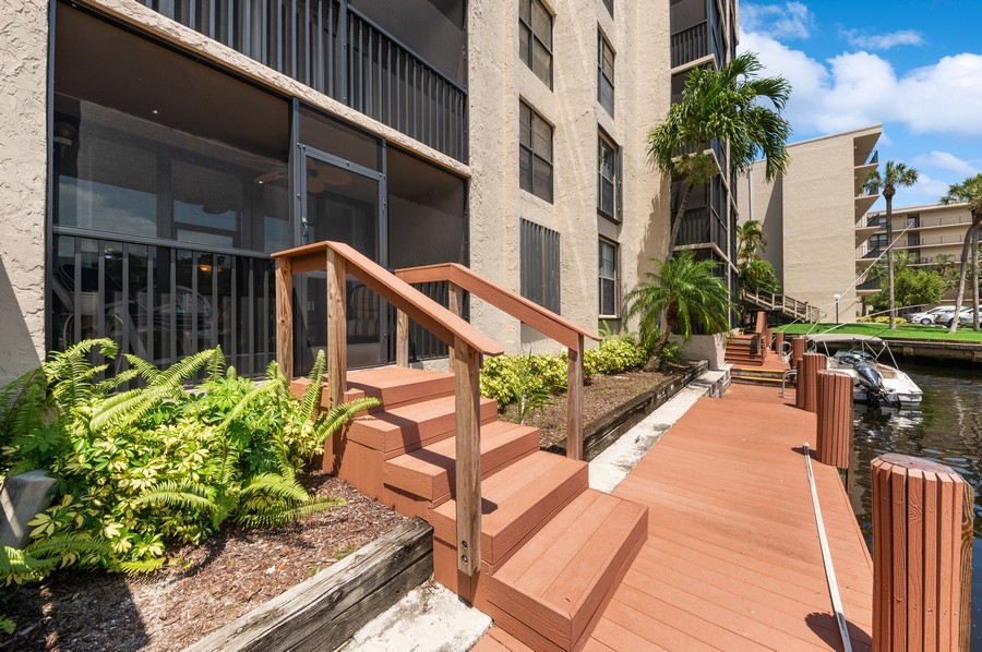 Real Estate Photography - 9 Royal Palm Way 1030, Boca Raton, FL, 33432 - Rear View