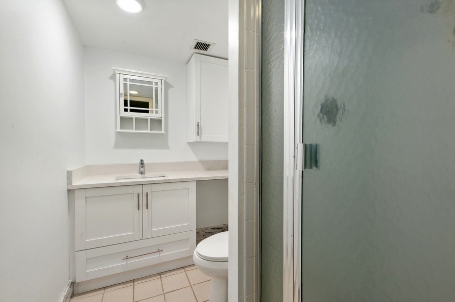 Real Estate Photography - 9 Royal Palm Way 1030, Boca Raton, FL, 33432 - Bathroom
