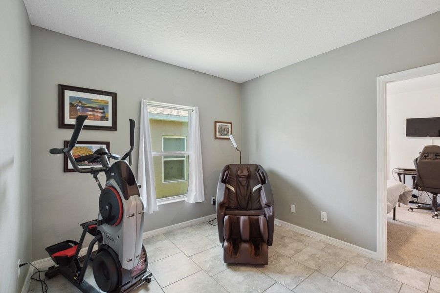 Real Estate Photography - 26026 Meadow Breeze Lane, Leesburg, FL, 34748 - 2nd Bedroom