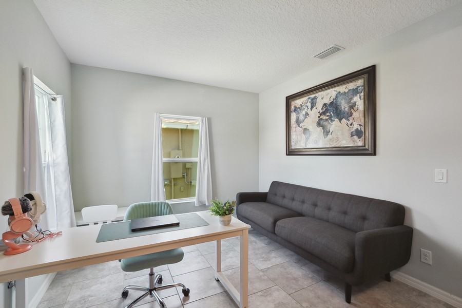 Real Estate Photography - 26026 Meadow Breeze Lane, Leesburg, FL, 34748 - Office