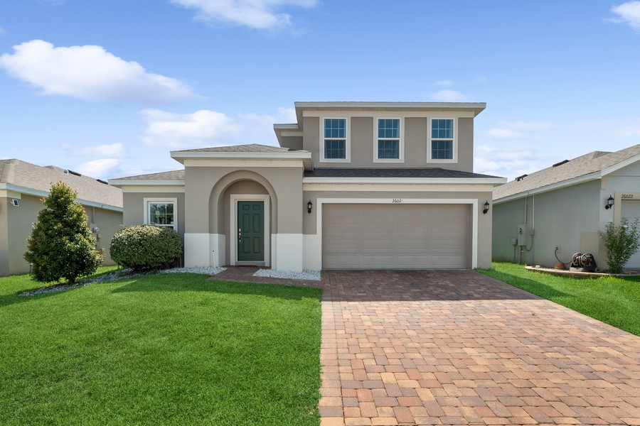 Real Estate Photography - 26026 Meadow Breeze Lane, Leesburg, FL, 34748 - Front View
